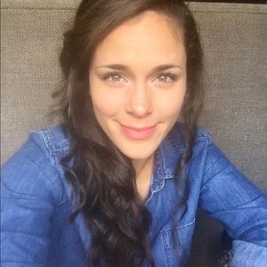 Meet your Posher, Maya